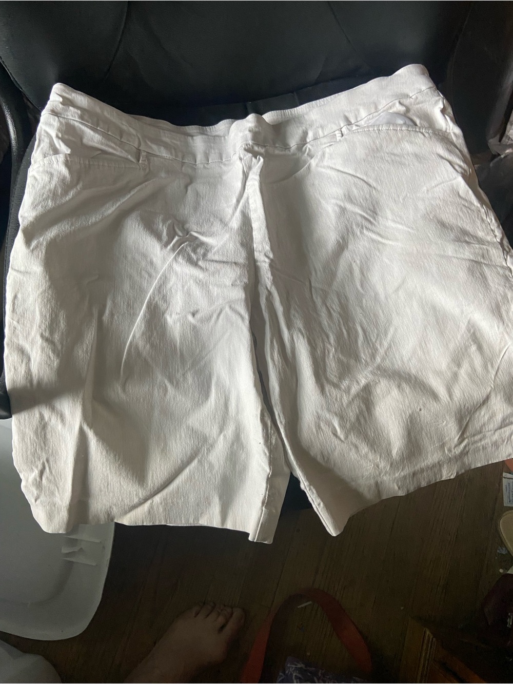 Time and Tru White Cotton Bermuda Shorts with Pockets